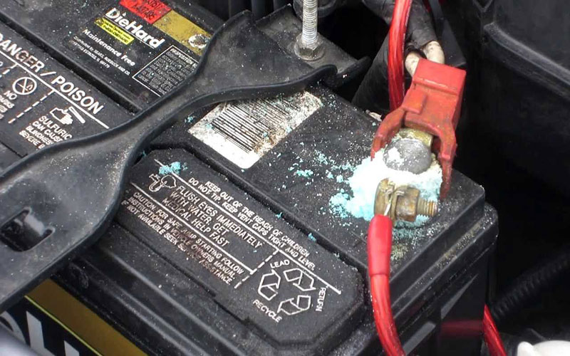 تاثیر استفاده از باتری کهنه در کاهش عمر باتری ماشین